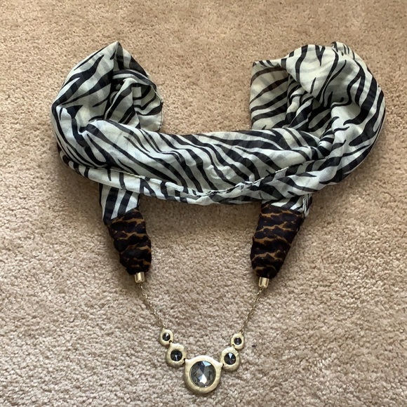 Women’s scarf - Picture 5 of 6